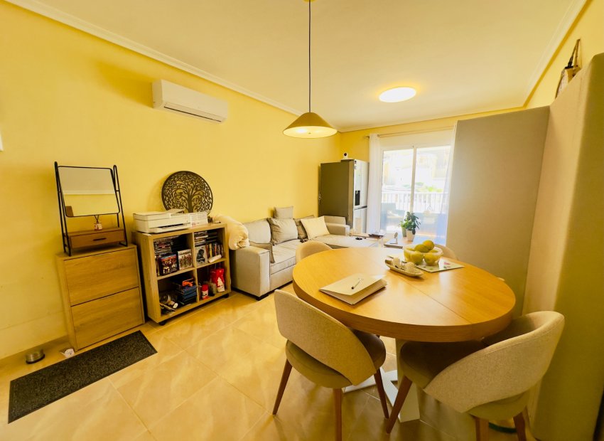 Resale - Townhouse / Duplex / Corner - San Miguel de Salinas - Ciudad de las comunicaciones