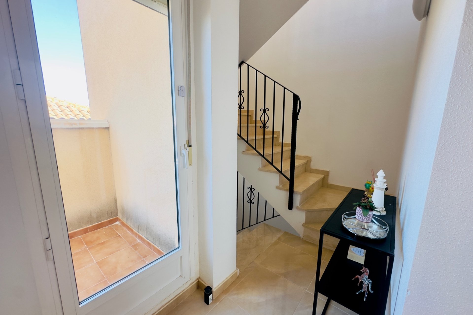 Resale - Townhouse / Duplex / Corner - San Miguel de Salinas - Ciudad de las comunicaciones