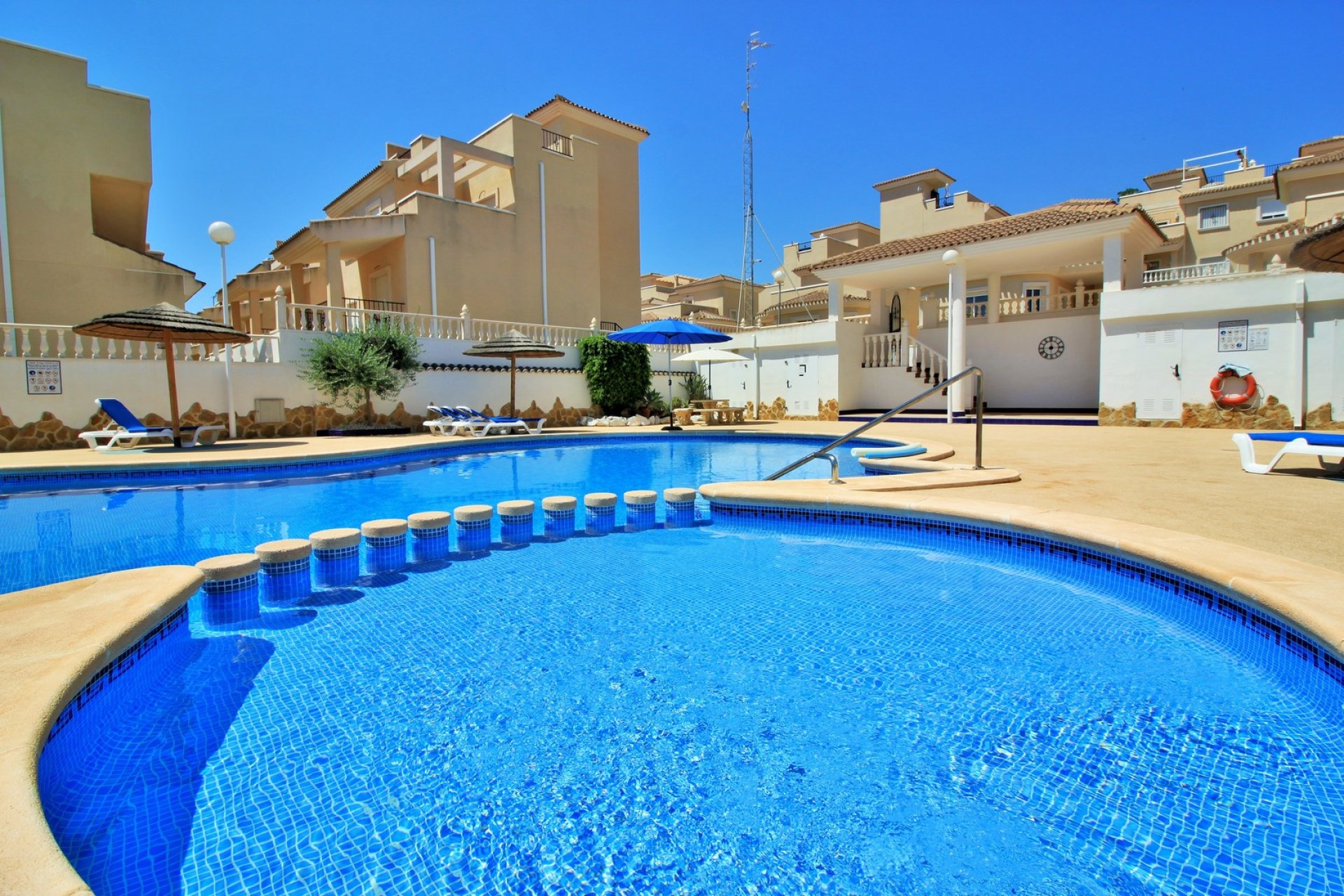 Resale - Townhouse / Duplex / Corner - San Miguel de Salinas