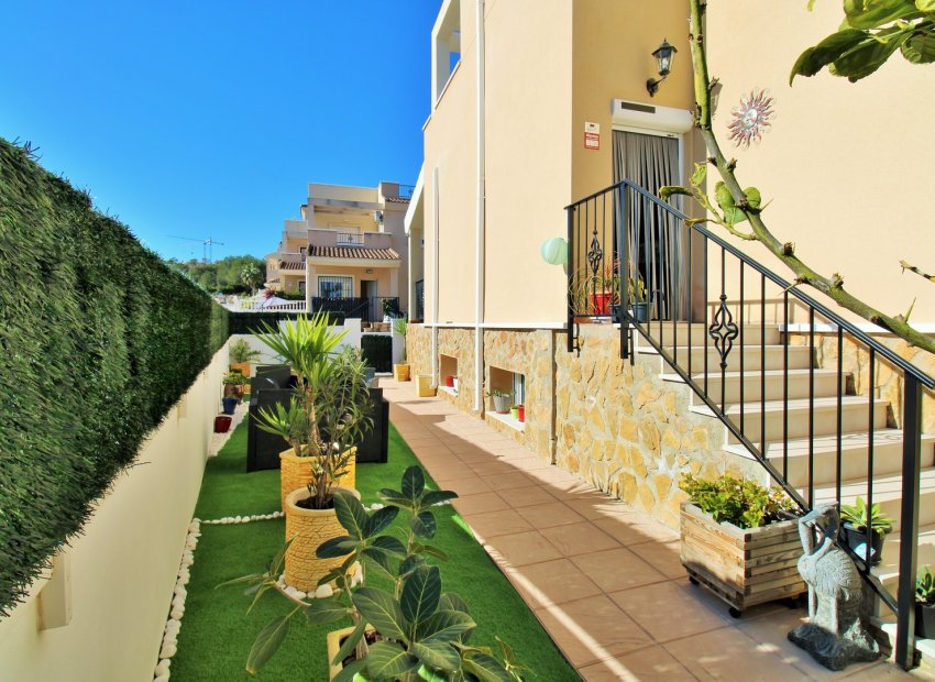 Resale - Townhouse / Duplex / Corner - San Miguel de Salinas