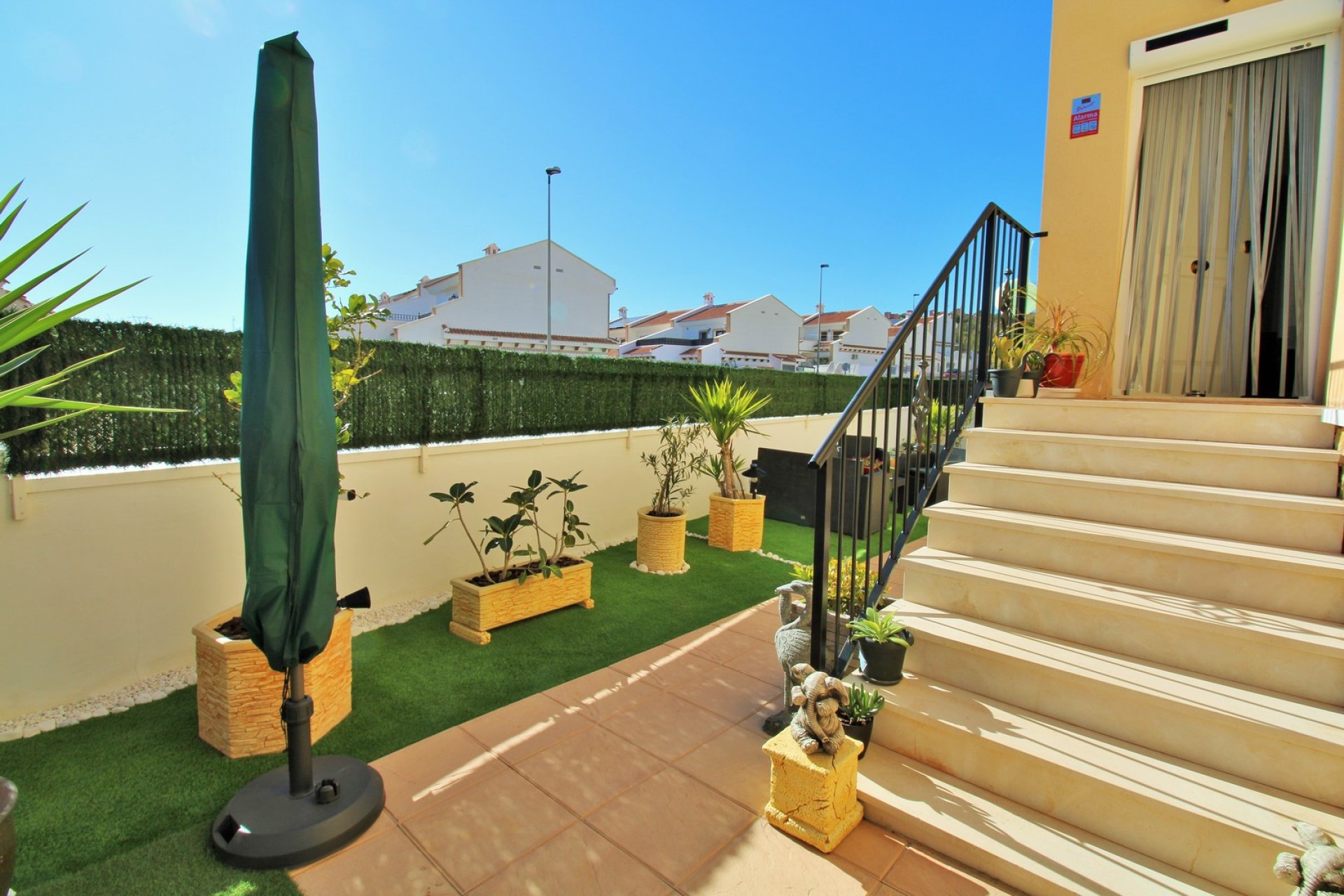 Resale - Townhouse / Duplex / Corner - San Miguel de Salinas