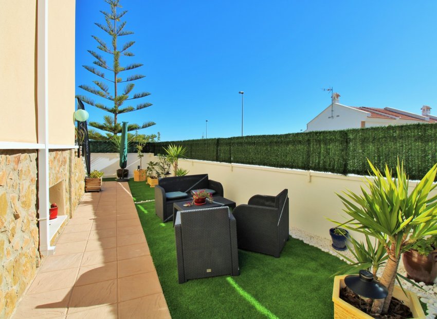 Resale - Townhouse / Duplex / Corner - San Miguel de Salinas