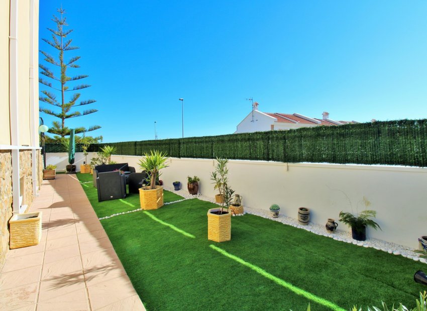 Resale - Townhouse / Duplex / Corner - San Miguel de Salinas