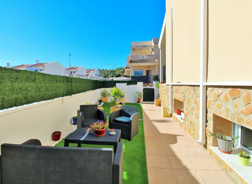 Resale - Townhouse / Duplex / Corner - San Miguel de Salinas