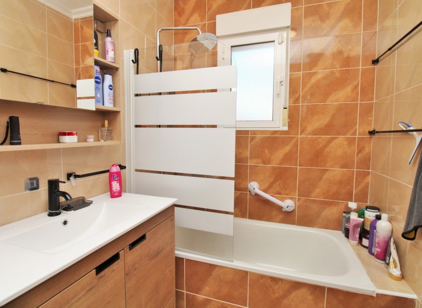 Resale - Townhouse / Duplex / Corner - San Miguel de Salinas