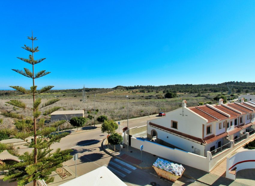 Resale - Townhouse / Duplex / Corner - San Miguel de Salinas