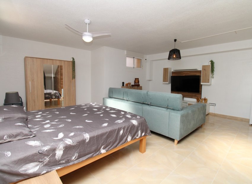 Resale - Townhouse / Duplex / Corner - San Miguel de Salinas