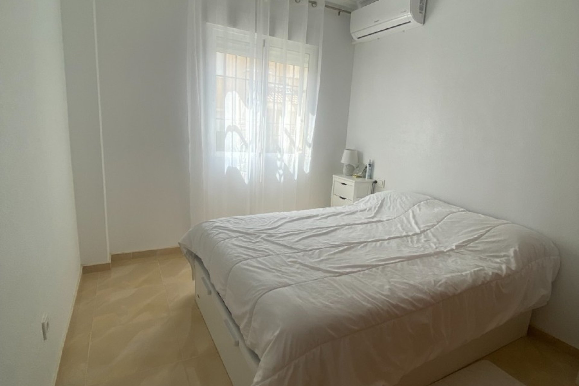 Resale - Townhouse / Duplex / Corner - San Miguel de Salinas