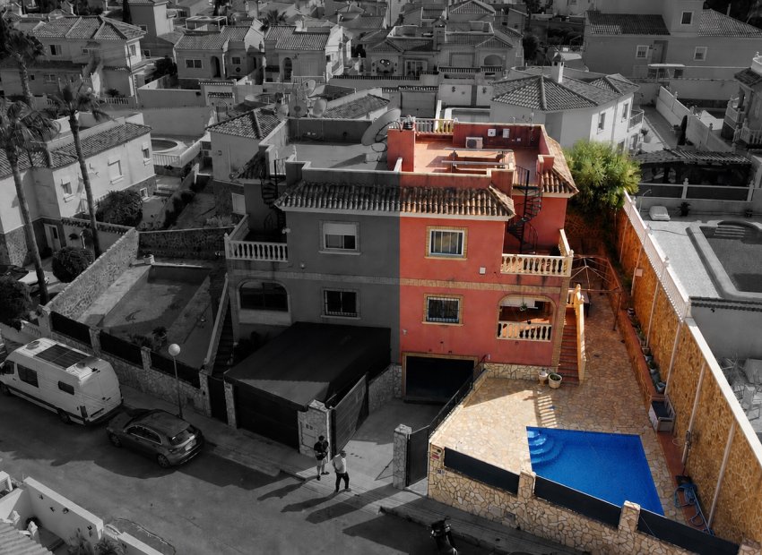 Resale - Townhouse / Duplex / Corner - San Miguel de Salinas