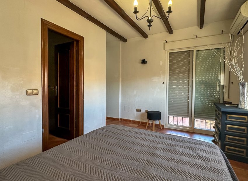 Resale - Townhouse / Duplex / Corner - San Miguel de Salinas