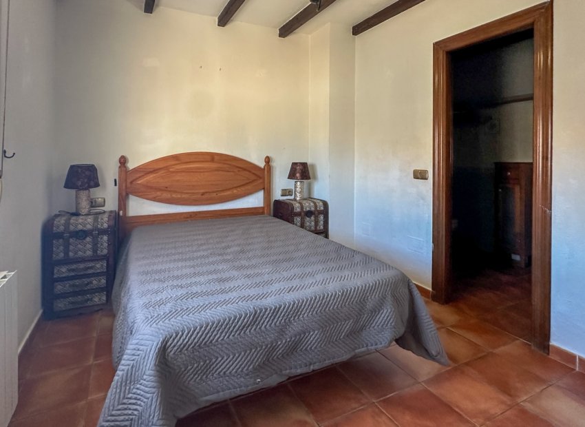 Resale - Townhouse / Duplex / Corner - San Miguel de Salinas