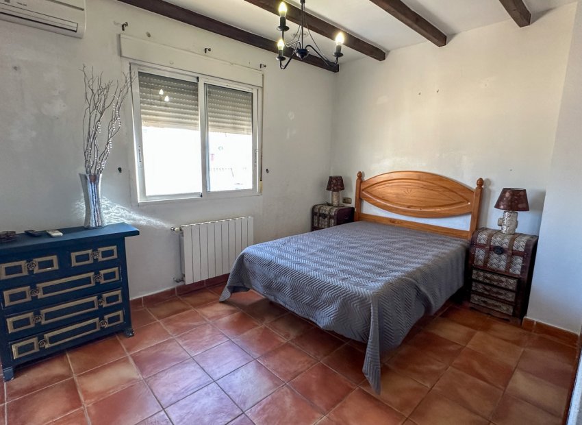 Resale - Townhouse / Duplex / Corner - San Miguel de Salinas