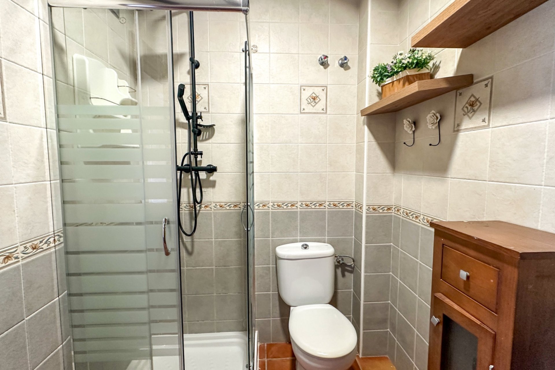 Resale - Townhouse / Duplex / Corner - San Miguel de Salinas
