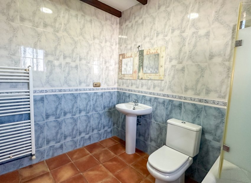 Resale - Townhouse / Duplex / Corner - San Miguel de Salinas
