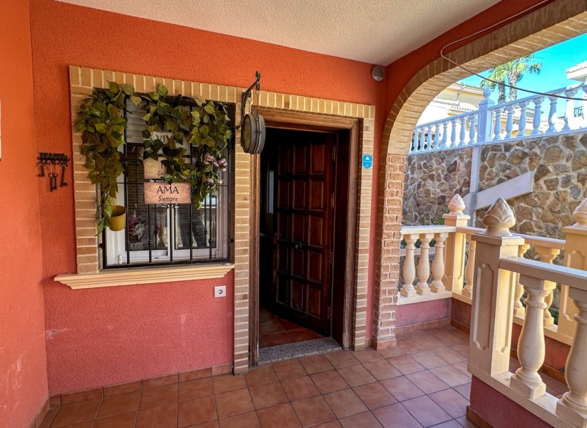 Resale - Townhouse / Duplex / Corner - San Miguel de Salinas