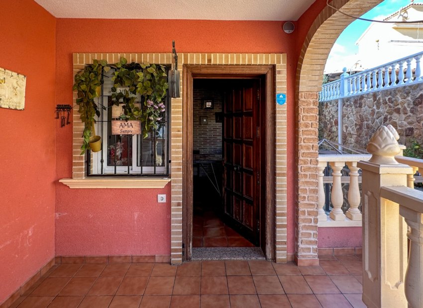 Resale - Townhouse / Duplex / Corner - San Miguel de Salinas