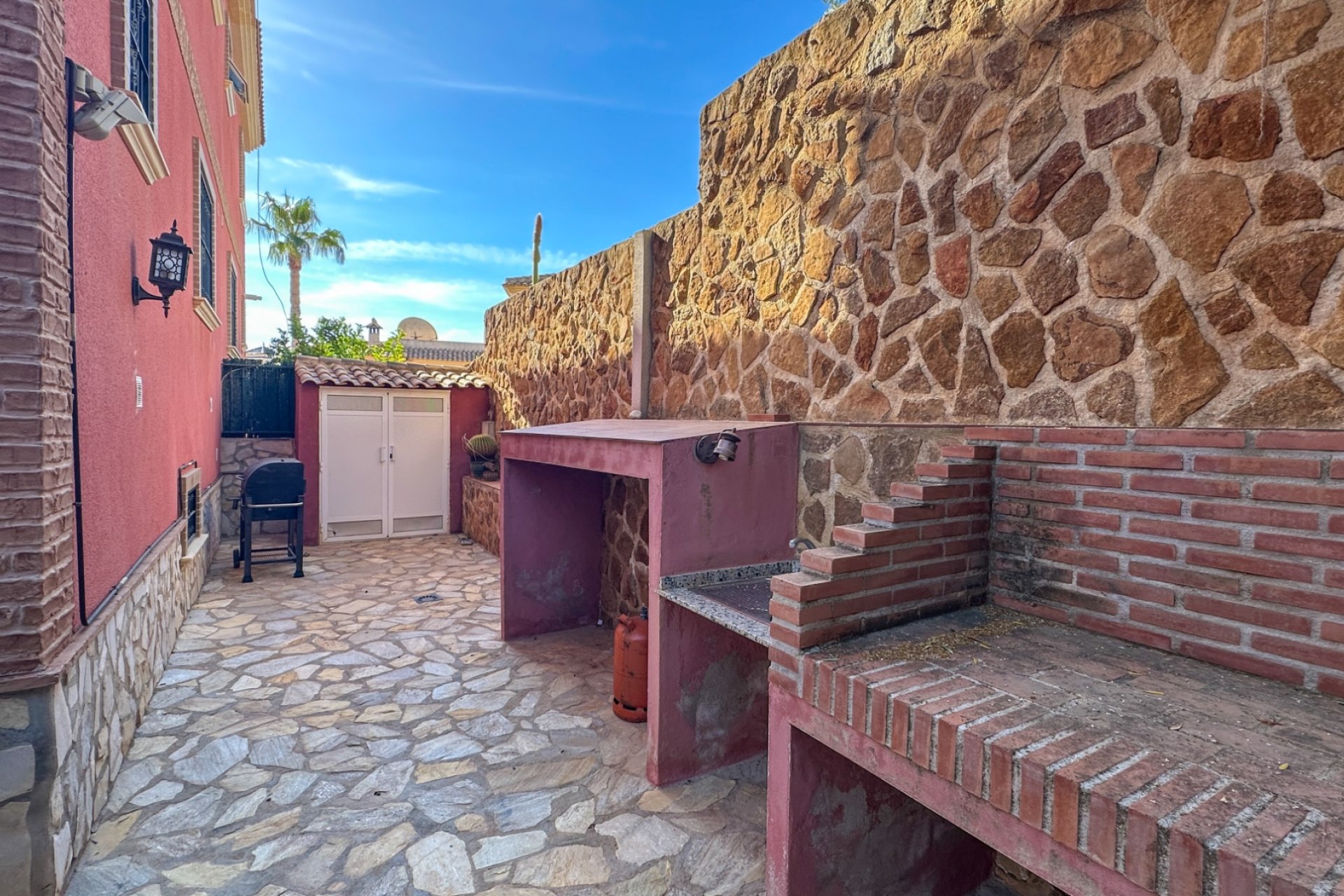 Resale - Townhouse / Duplex / Corner - San Miguel de Salinas