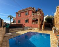 Resale - Townhouse / Duplex / Corner - San Miguel de Salinas