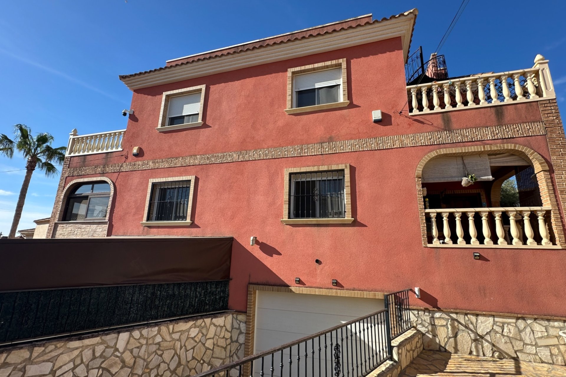 Resale - Townhouse / Duplex / Corner - San Miguel de Salinas