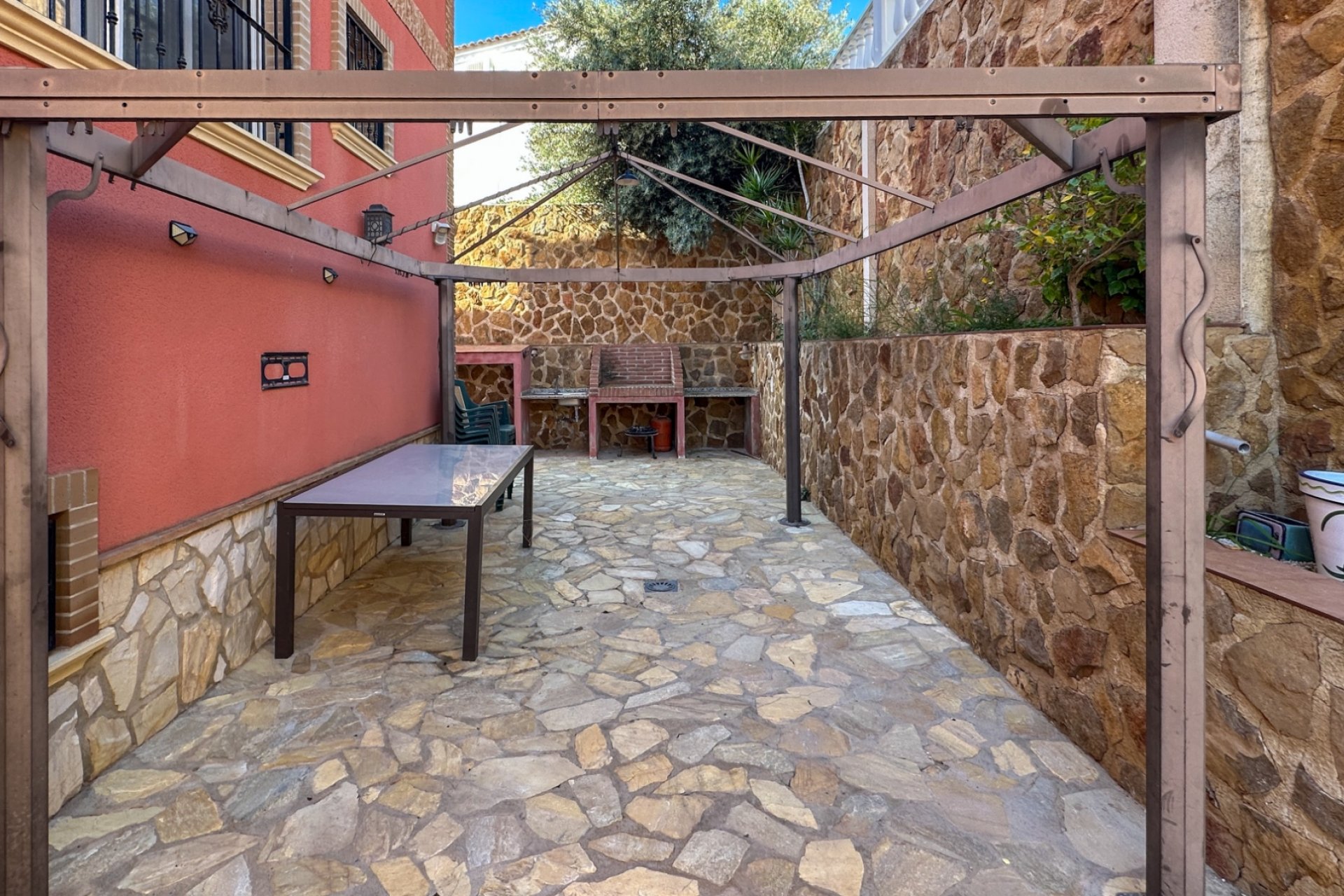 Resale - Townhouse / Duplex / Corner - San Miguel de Salinas