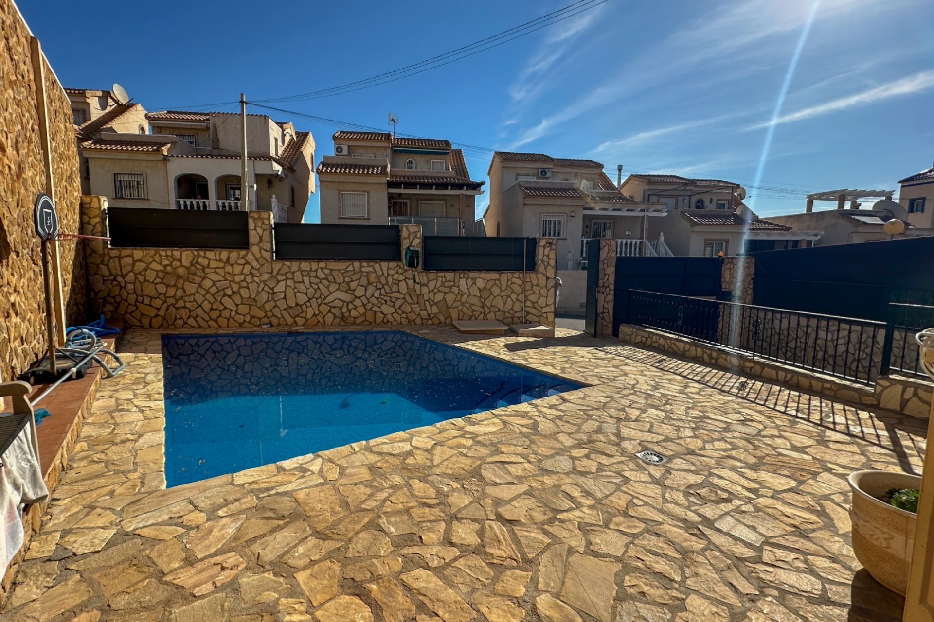 Resale - Townhouse / Duplex / Corner - San Miguel de Salinas