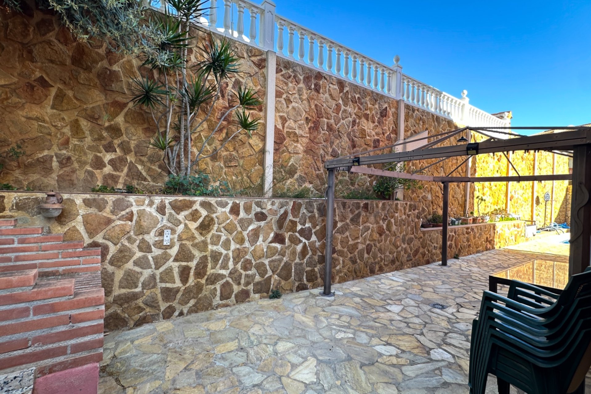 Resale - Townhouse / Duplex / Corner - San Miguel de Salinas