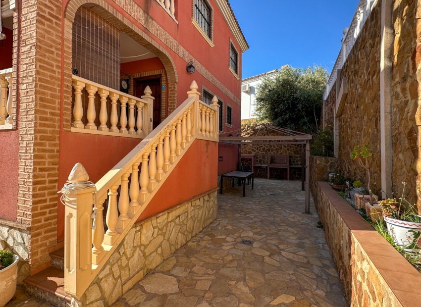 Resale - Townhouse / Duplex / Corner - San Miguel de Salinas