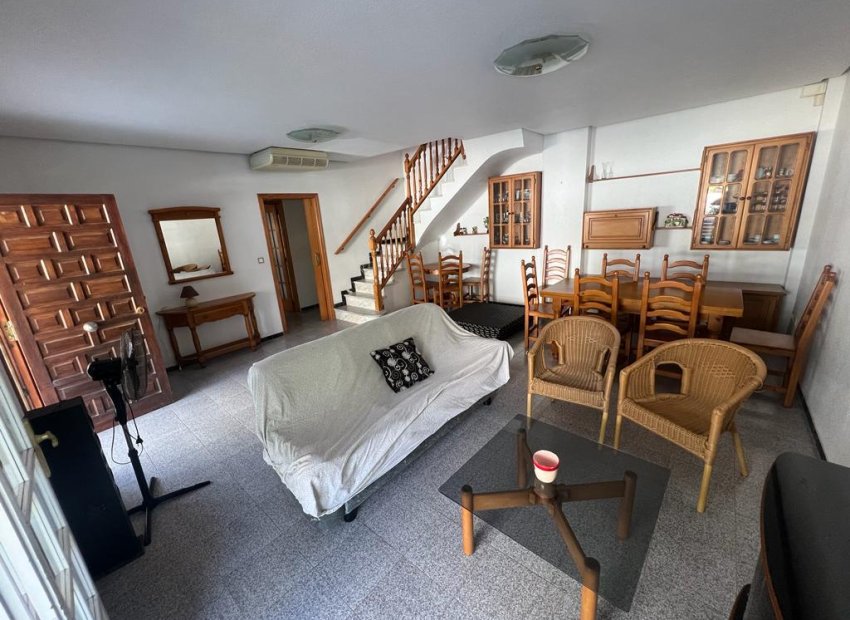 Resale - Townhouse / Duplex / Corner - Santa Pola - Santiago Bernabeu