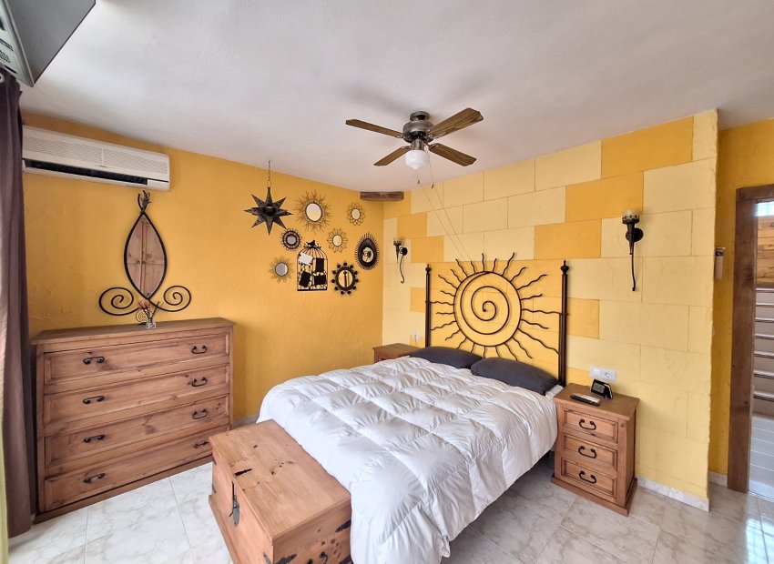 Resale - Townhouse / Duplex / Corner - Santa Pola