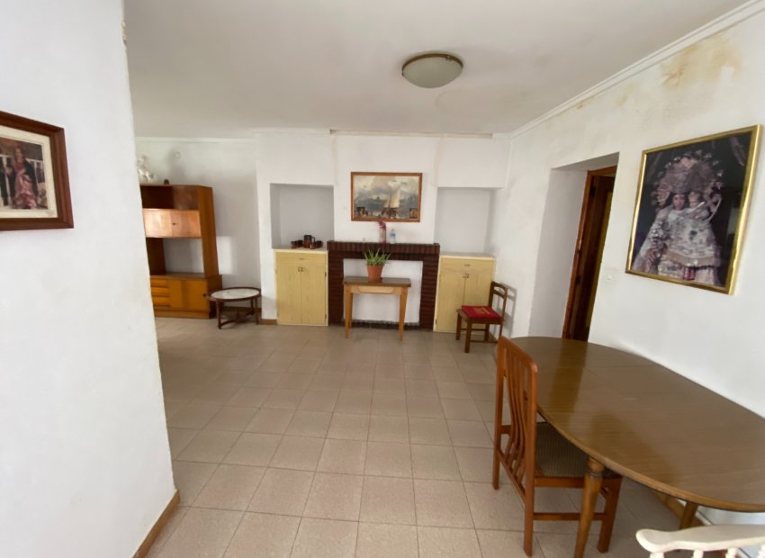 Resale - Townhouse / Duplex / Corner - Sax