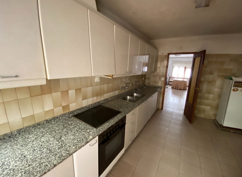 Resale - Townhouse / Duplex / Corner - Sax