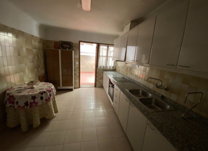 Resale - Townhouse / Duplex / Corner - Sax