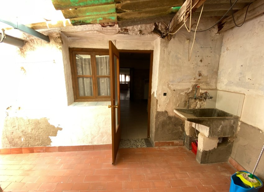 Resale - Townhouse / Duplex / Corner - Sax