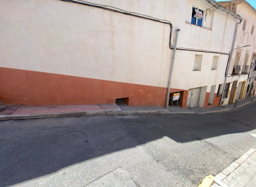 Resale - Townhouse / Duplex / Corner - Sax