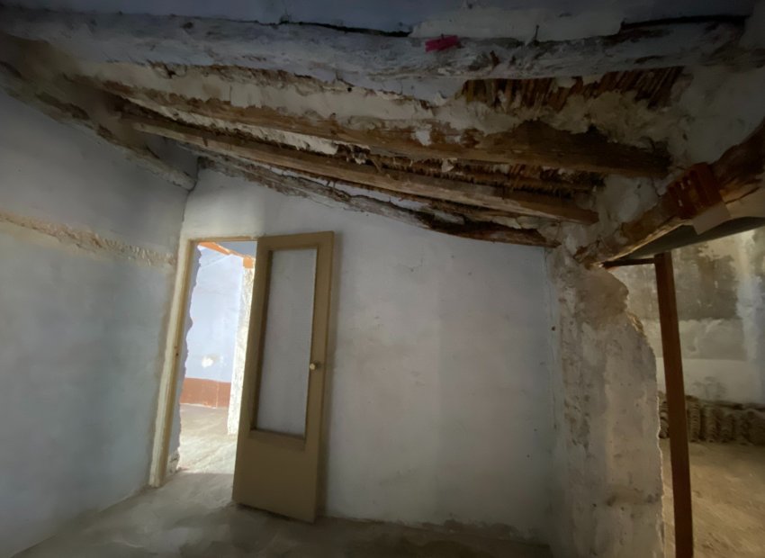 Resale - Townhouse / Duplex / Corner - Sax