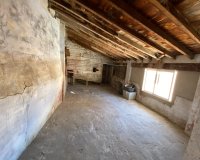 Resale - Townhouse / Duplex / Corner - Sax