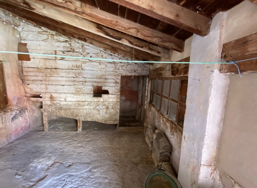 Resale - Townhouse / Duplex / Corner - Sax