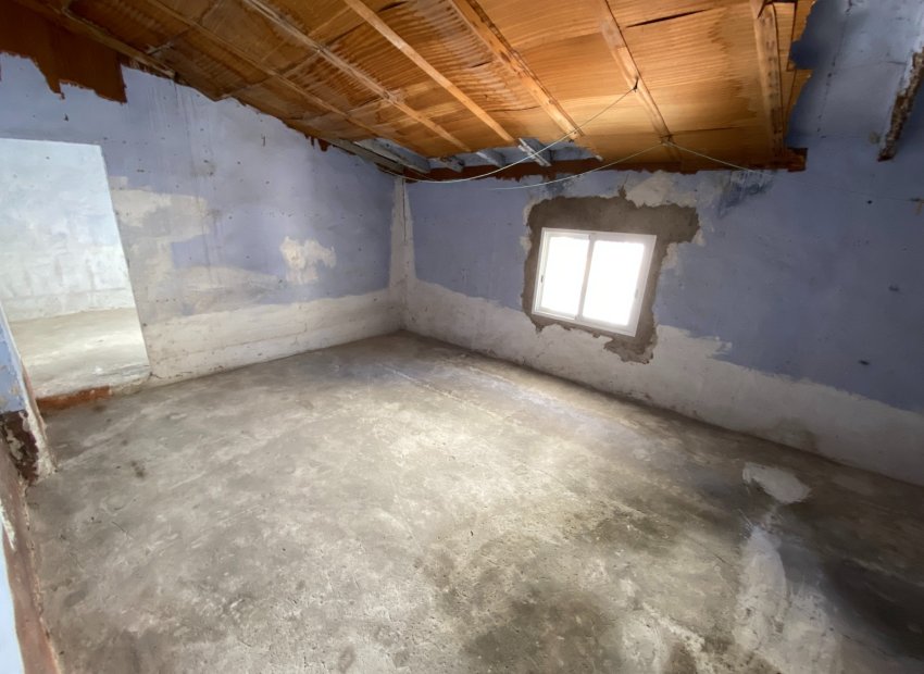 Resale - Townhouse / Duplex / Corner - Sax