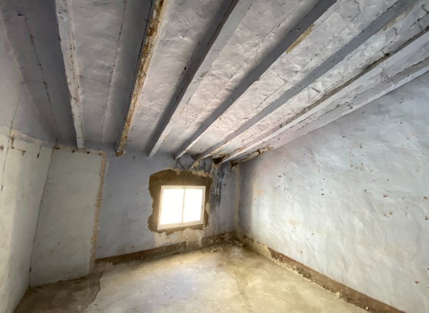 Resale - Townhouse / Duplex / Corner - Sax