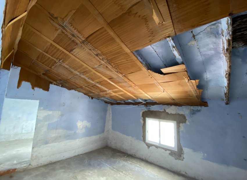 Resale - Townhouse / Duplex / Corner - Sax