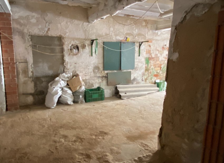 Resale - Townhouse / Duplex / Corner - Sax