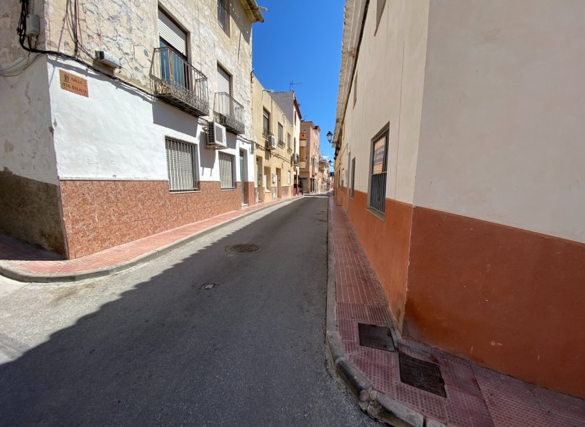 Resale - Townhouse / Duplex / Corner - Sax