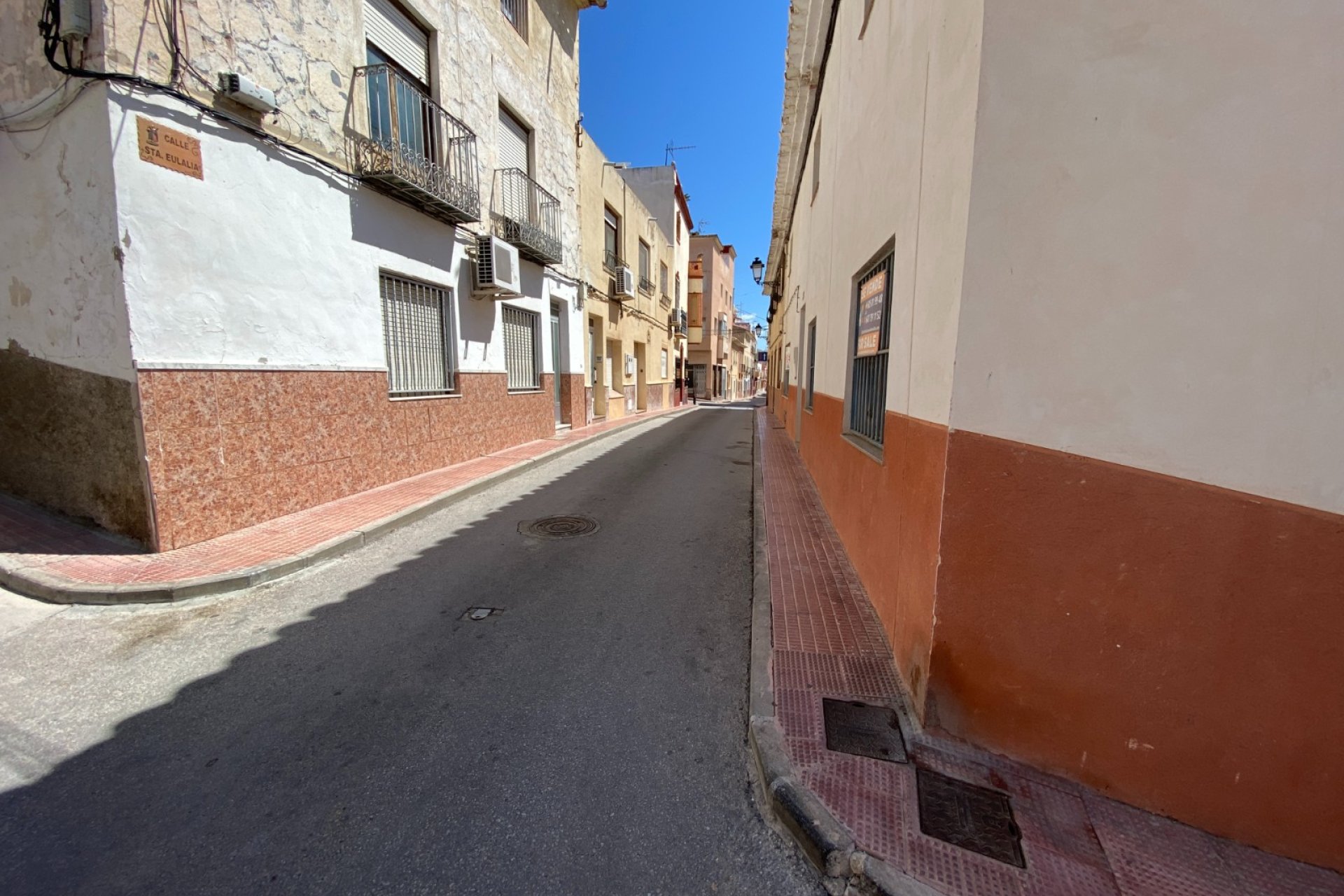 Resale - Townhouse / Duplex / Corner - Sax