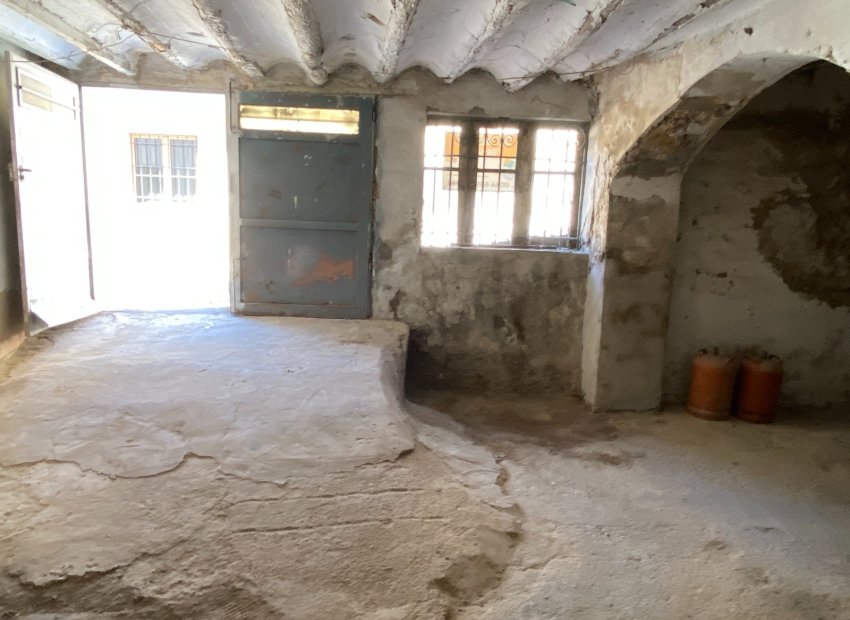 Resale - Townhouse / Duplex / Corner - Sax