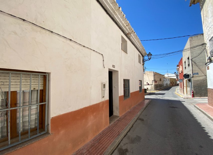 Resale - Townhouse / Duplex / Corner - Sax