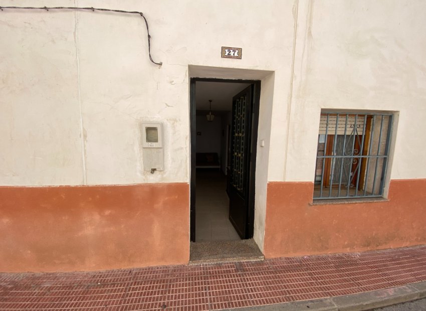 Resale - Townhouse / Duplex / Corner - Sax