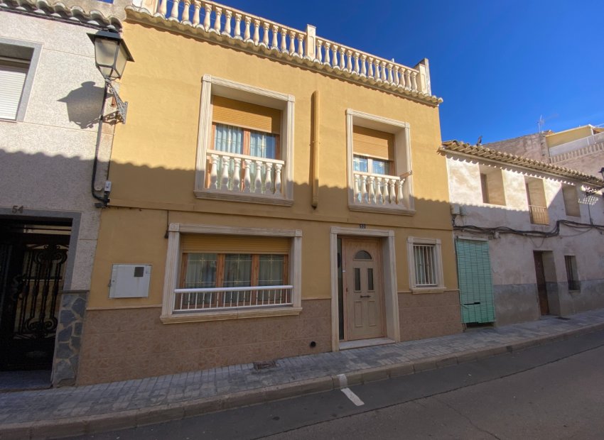 Resale - Townhouse / Duplex / Corner - Sax