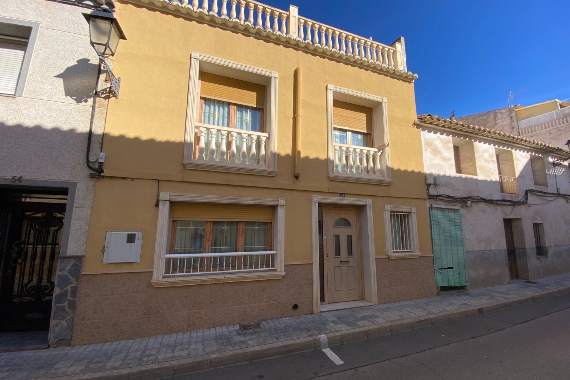 Resale - Townhouse / Duplex / Corner - Sax