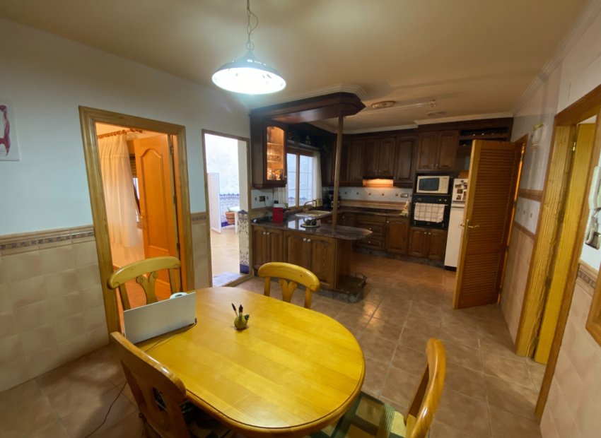 Resale - Townhouse / Duplex / Corner - Sax