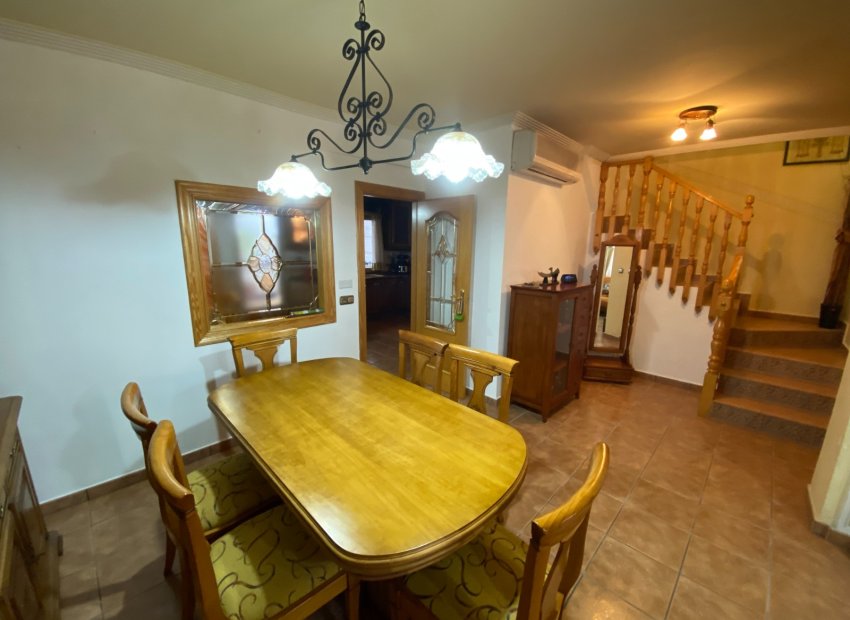 Resale - Townhouse / Duplex / Corner - Sax